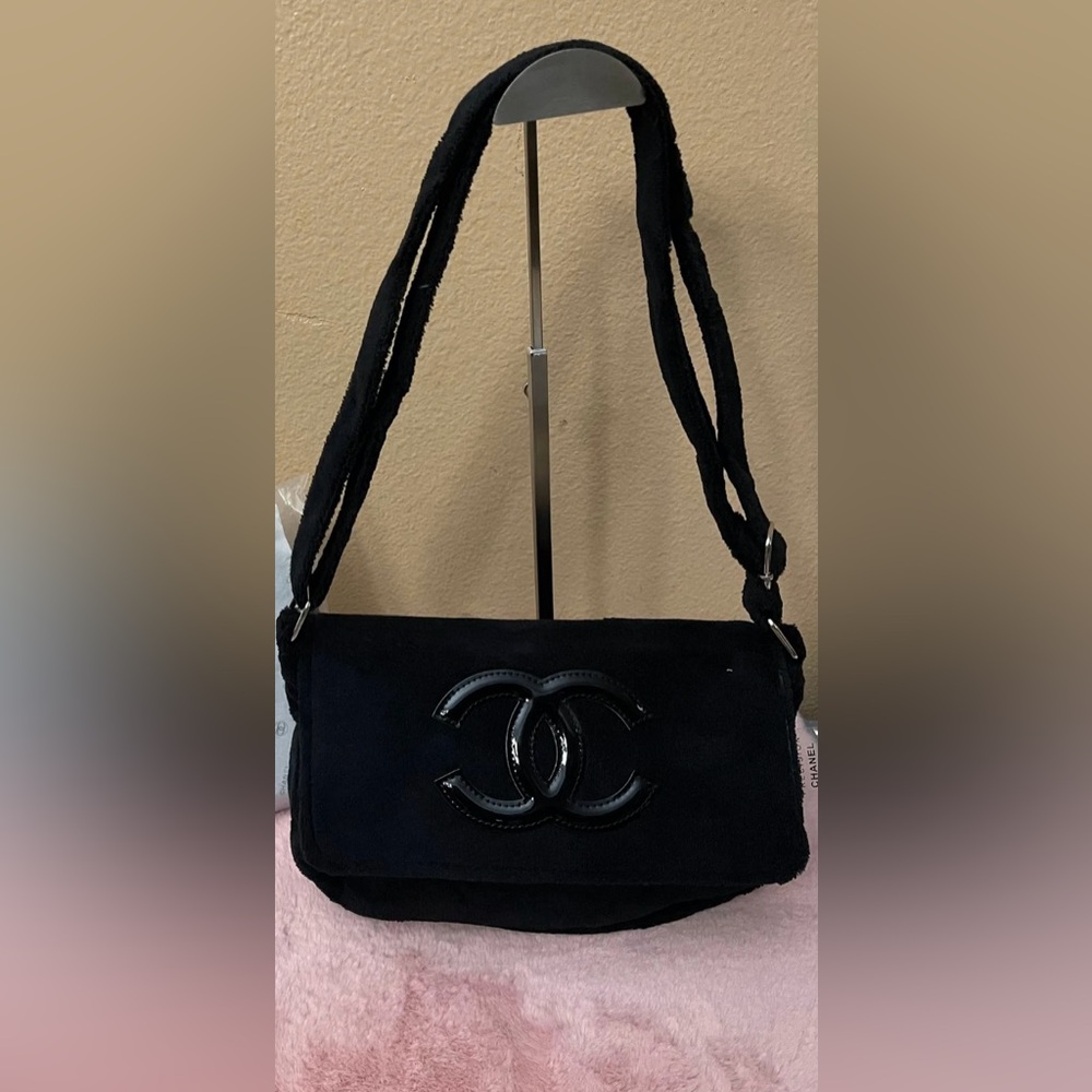 Beaute VIP Gift Black/Black Precision Crossbody Bag New